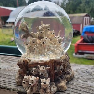 Disney vintage 101 Dalmatians snow globe